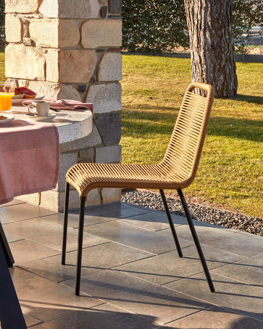 Lambton stolica koja se može složiti od braon užeta i čelika sa crnom završnom obradom