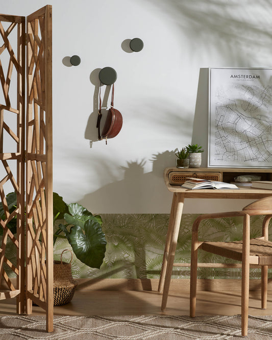 Set od 3 Nadua vešalice od punog drveta sa završnom obradom od prirodne zelene bukve.