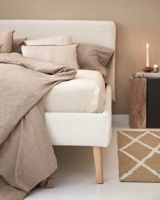 Dyla pokrivač za krevet u belom bukleu za dušek 160 x 200 cm