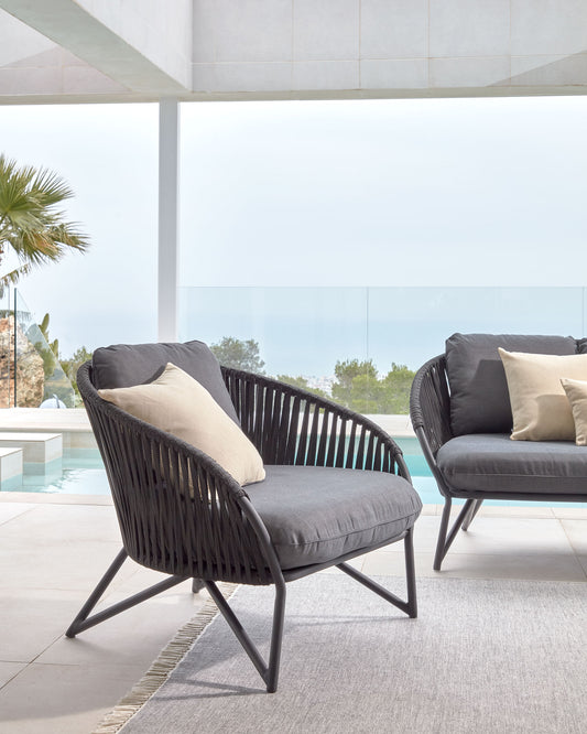 Branzie fotelja od crnog gajtana