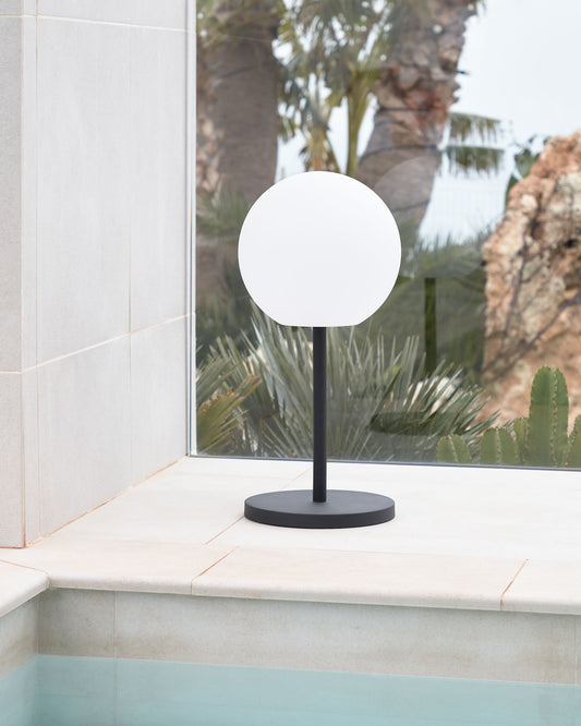 Spoljna Dinesh stona lampa od crnog čelika