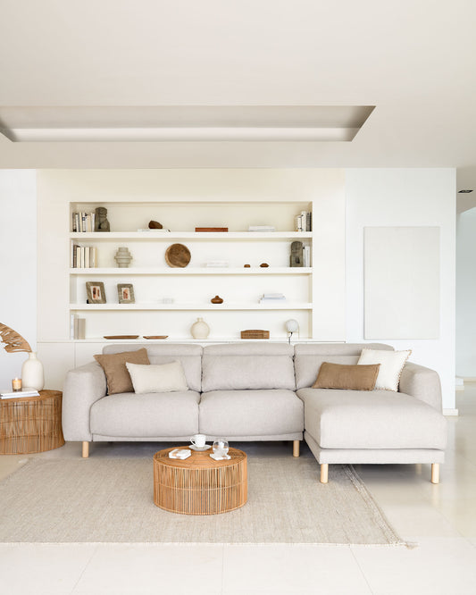 Sofa Singa sa 3 sedišta sa ležaljkom za desnu ruku, naslonom za glavu i sedištem na izvlačenje u bež 296 cm FSC Mik Credit