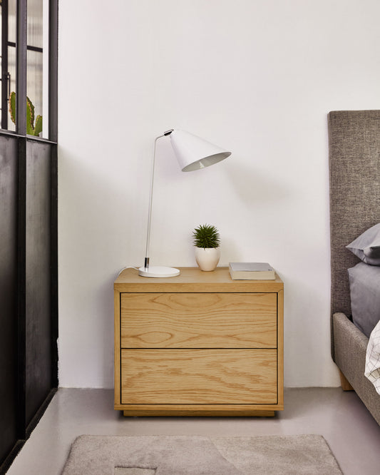 Abilen noćni ormarić od furnira hrasta i beli lak, 53 x 44 cm, sertifikovan FSC 100%