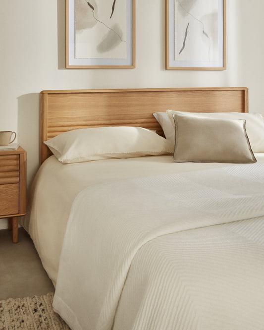Lenon bed in solid oak and oak wood veneer for 180 x 200 cm mattresses, FSC MIX Credit