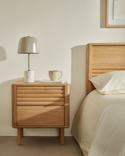 Lenon noćni stočić od hrastovog drveta i furnira sa 2 fioke, 50 x 55 cm FSC MIKS Credit