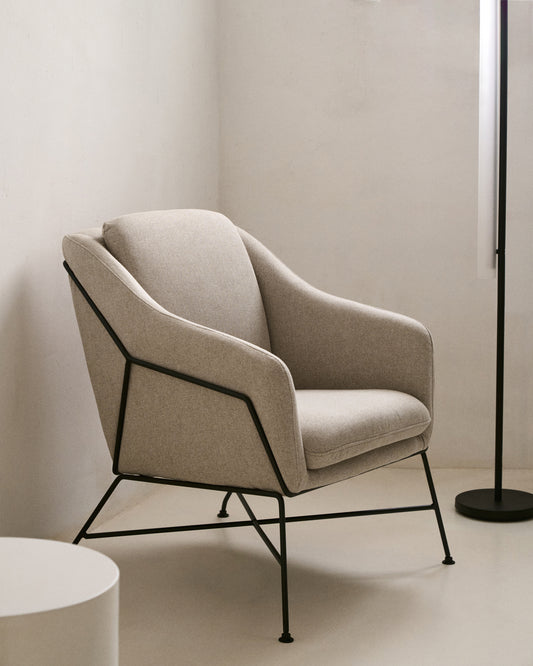 Brida fotelja u bež i čeličnim nogama sa crnom završnom obradom