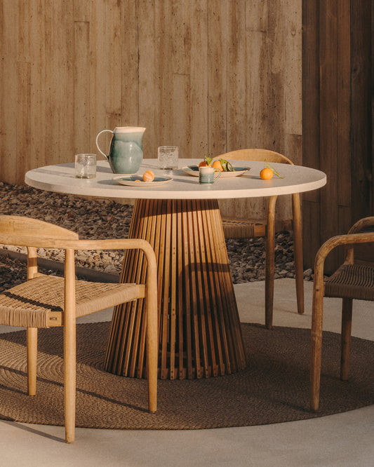 Alcaufar okrugli spoljni sto od punog tikovinog drveta i belog cementa Ø 120 cm