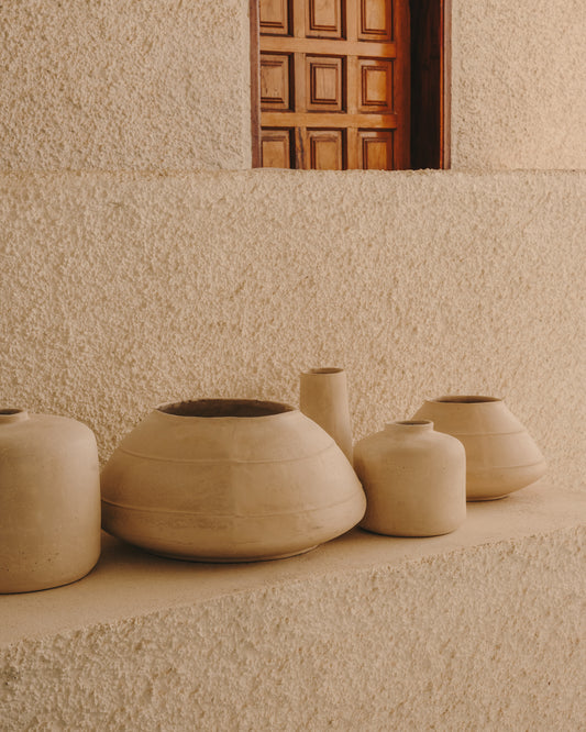 Serina papir-maše vaza u beloj boji 27 cm