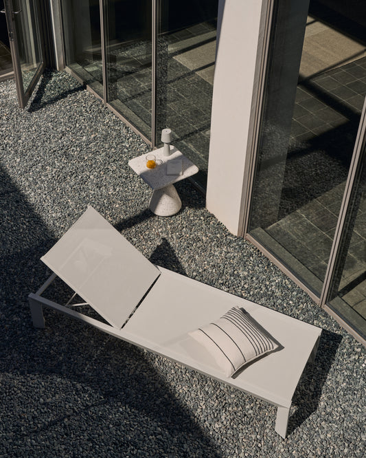 Canutells aluminijumska ležaljka sa sivom završnom obradom