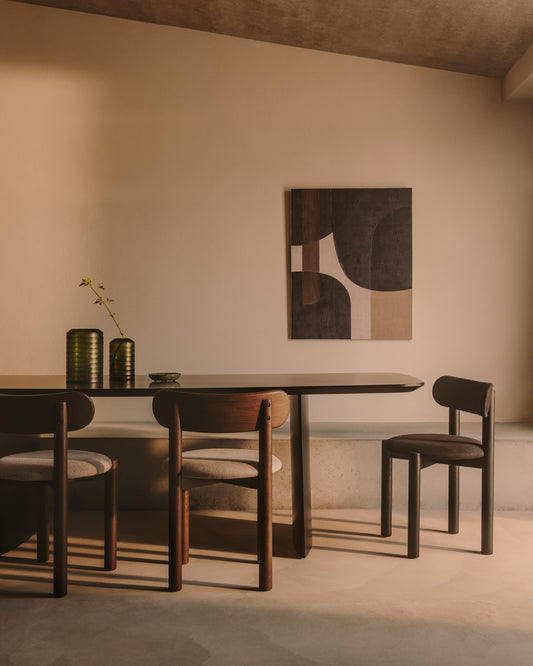 Nebai stolica od crnog šenila sa strukturom od punog hrastovog drveta i crnom završnom obradom FSC MIKS Credit