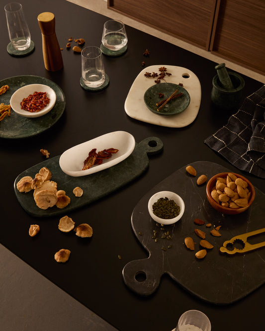 Obar daska za posluživanje od belog mermera