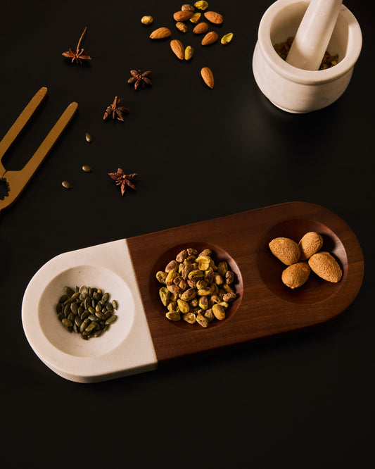 tori posuda za grickalice od bagremovog drveta i belog mermera FSC 100%