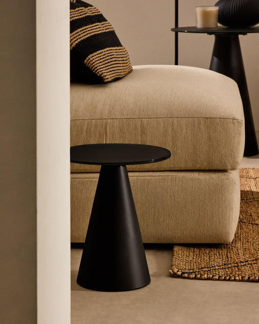 Wilshire bočni sto sa matiranim kaljenim staklom i čelikom sa mat crnom farbanom završnom obradom Ø30cm