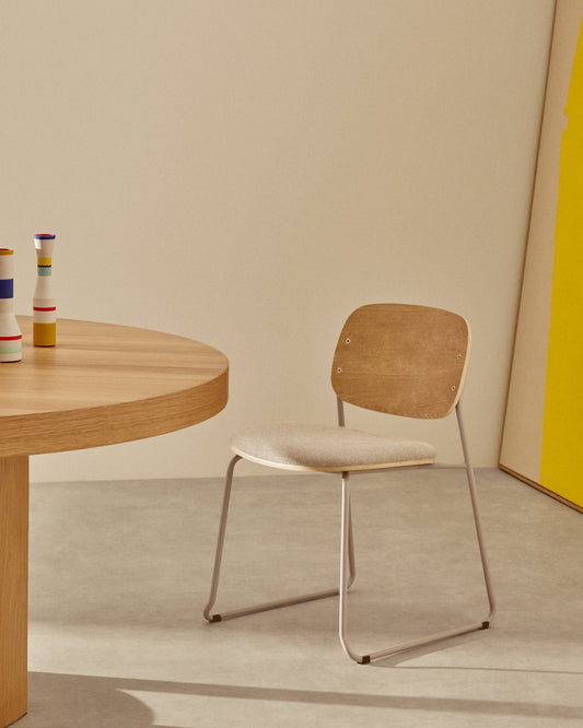 Meli stolica koja se može složiti od topolove šperploče sa bež senilnim sedištem i bež metalnim nogama FSC Mik Credit