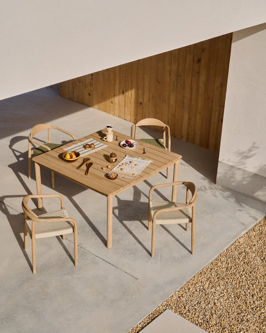 Sori sto od FSC 100% punog bagremovog drveta 135 x 135 cm