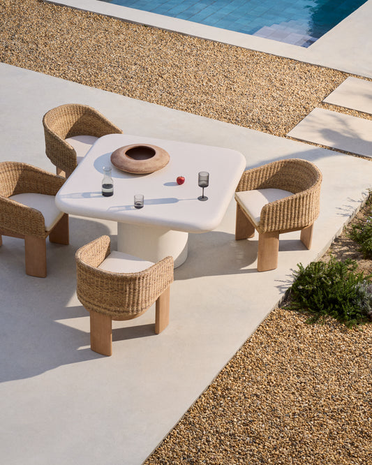 Addaia beli cementni sto 135 x 135 cm