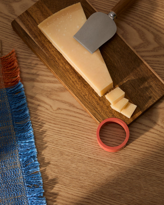 Zairin daska za posluživanje od FSC 100% bagremovog drveta i roze metala