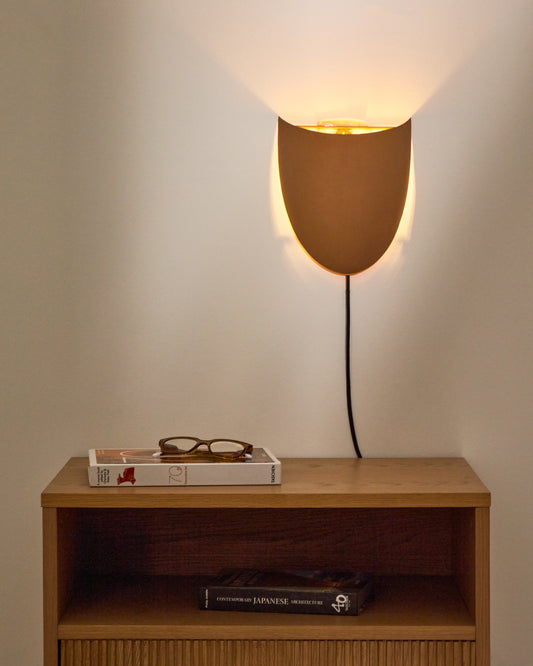 Nibla zidna svetiljka od metala sa efektom terakote