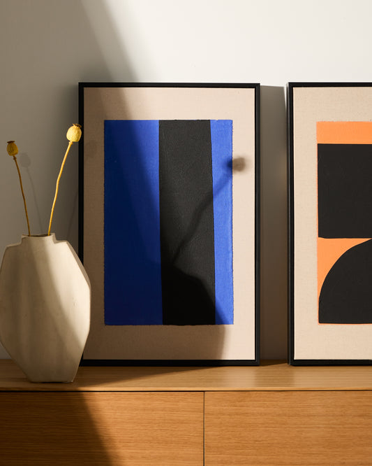 Zernu ručno oslikana plavo-crna vertikalna apstraktna slika 42 x 65 cm