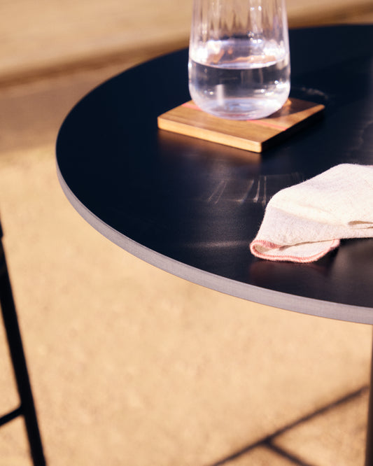 Esilda visoki okrugli sto na otvorenom u crnoj boji sa metalnom nogom u obojenoj crnoj boji, Ø 60 x 96 cm