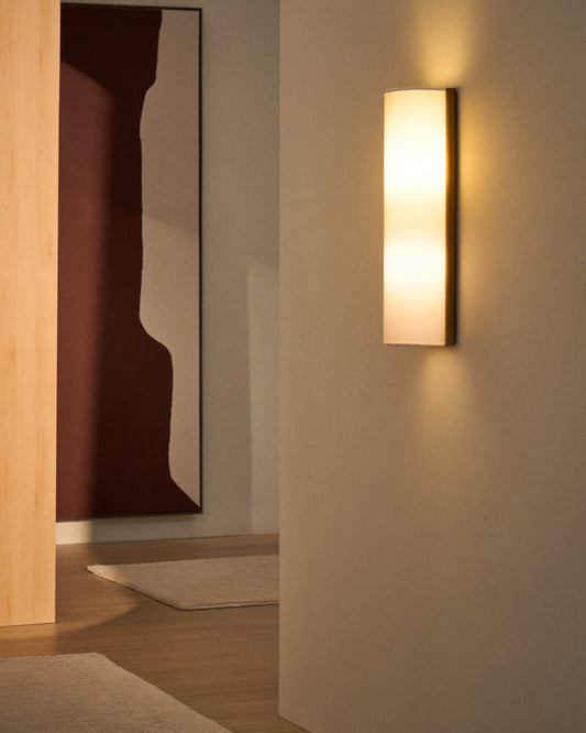 Umbran zidna lampa od svetlosmeđeg kaučukovog drveta i lana u bež boji