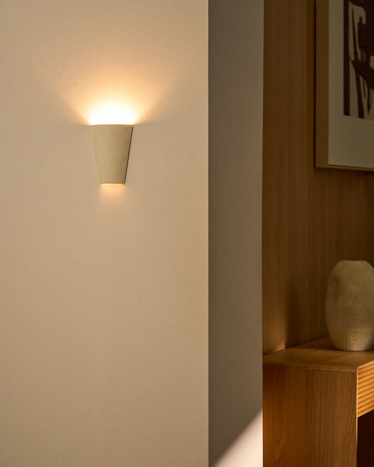 Zidna lampa Ceren od bele keramike 13 cm