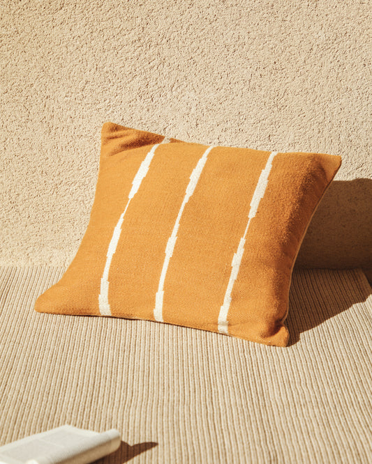 Daila narandžasta navlaka za podni jastuk od 100% PET vlakna sa ikat dezenom, 70 x 70 cm