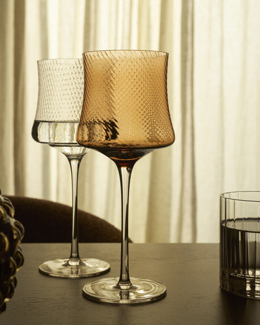 Alori čaša za vino od ćilibarskog stakla sa reljefom 46 cl