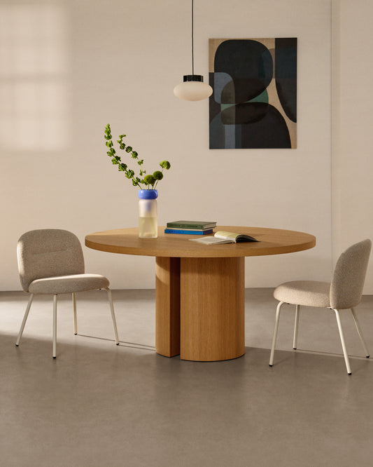 Nealy round table with an oak veneer in a natural finish, Ø 150 cm