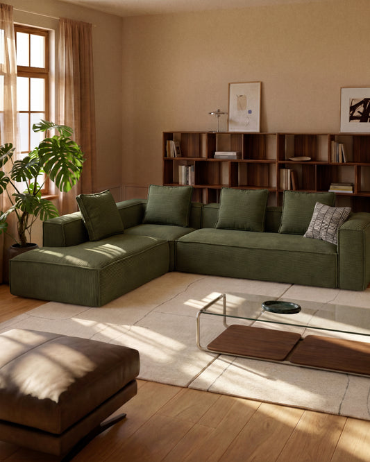 Ugaona sofa Blok 5 sedišta sa desnim terminalom od zelenog debelog rebrastog somota 320 x 255 cm FSC Mix Credit