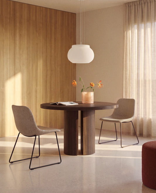 Nealy round table with a walnut veneer in a dark finish, Ø 150 cm