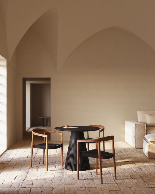 Jeanette okrugli stol od punog belog kedrovine u crnoj boji, Ø 90 cm