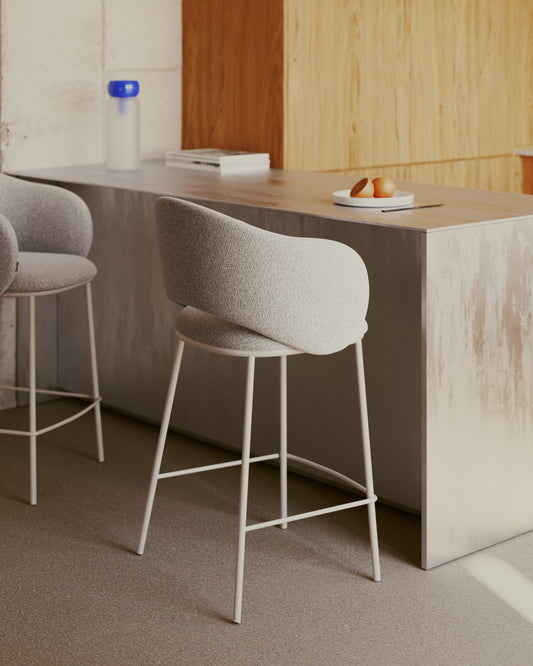 Maina stolica od debelog bež ženila i čeličnih nogu u bež završnoj obradi, FSC Mik Credit, 65 cm