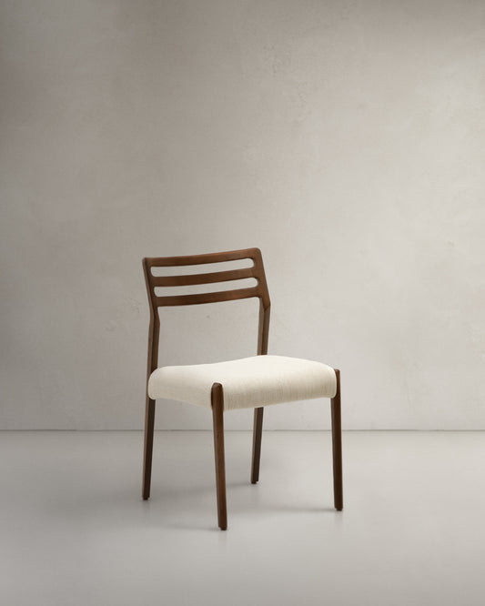 Presvlaka za stolice Cudia koja se može skinuti u bež ženil masivnom hrastovom drvetu od oraha FSC Mik Credit