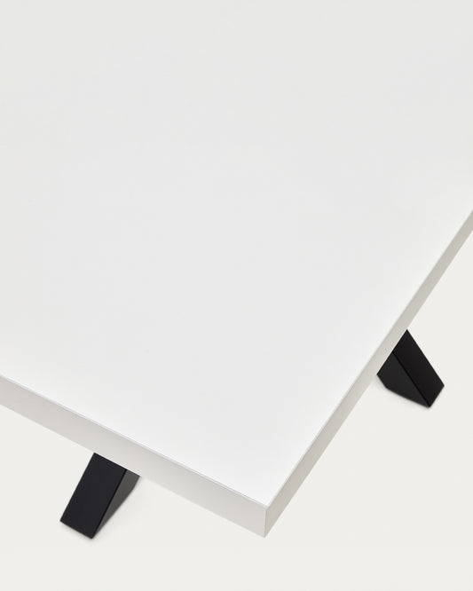 Argo sto od melamina sa belom završnom obradom i čeličnim nogama sa crnom završnom obradom 160 x 100 cm