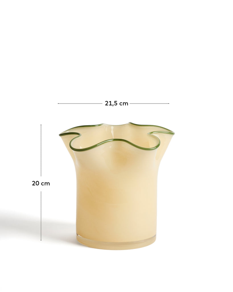 Endasi vase of yellow glass, 19.5 cm.