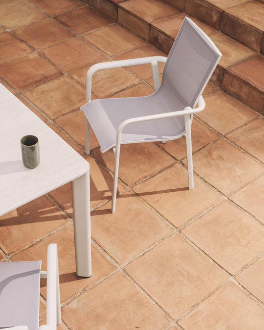 Outdoor stackable chair Canea in texteline fabric in beige color and aluminum in crudo color