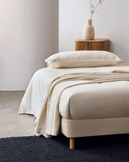 Ofelia base with beige upholstery and solid beech legs for mattress 90 x 200 cm FSC Mix Credit