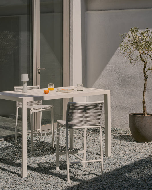 Culip aluminum outdoor bar table in white, 150 x 77 cm