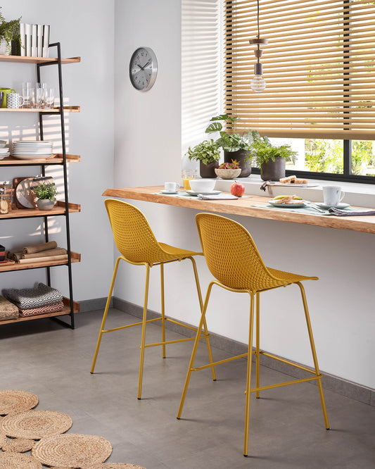 Quinby outdoor chair in yellow, height 75 cm