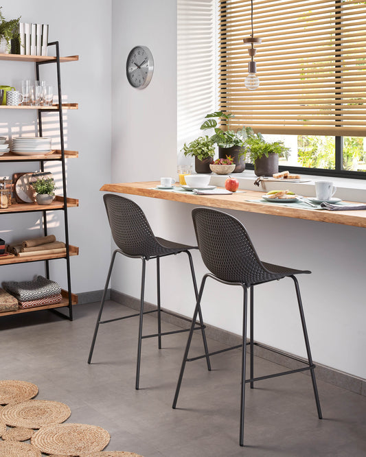 Quinby outdoor chair in gray color, height 75 cm