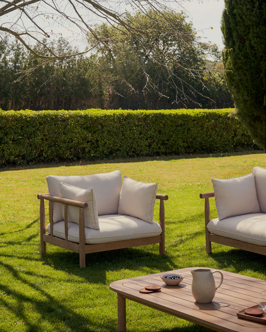 Sac armchair made of solid eucalyptus