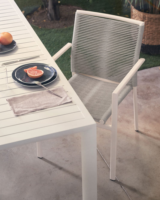 Culip stackable outdoor chair in aluminium and cord in white
