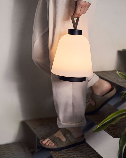 Udiya table lamp made of polyethylene and metal with a black finish