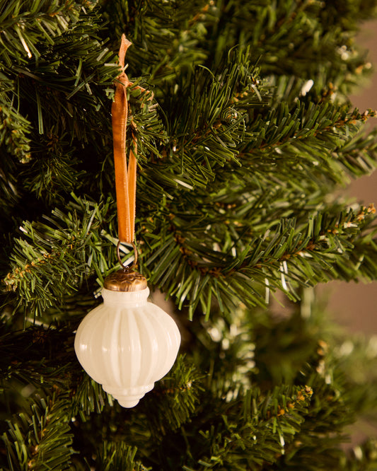 Irlo set of 4 Christmas balls made of recycled glass in white, Ø 8 cm