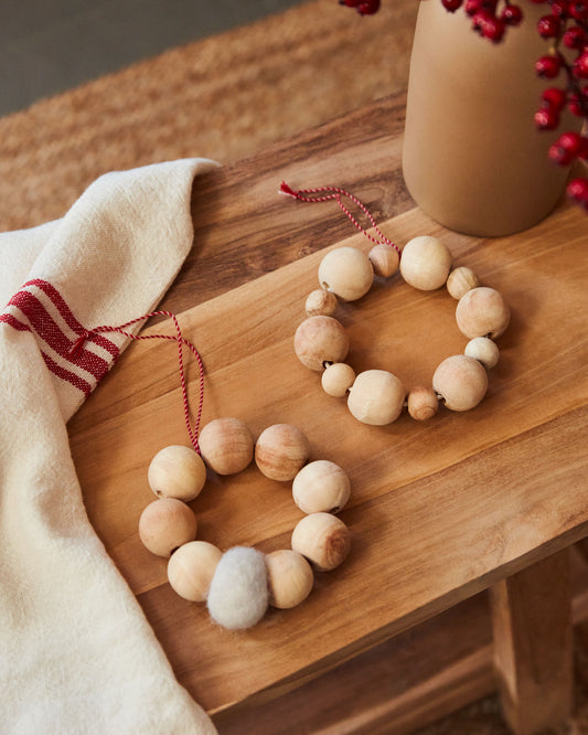 Suze set of 2 hanging ornaments made of felt and wood