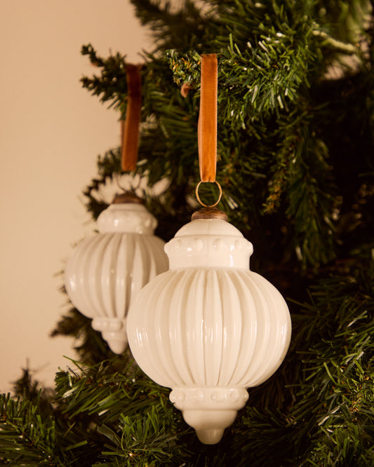 Irlo set of 2 Christmas balls made of recycled glass in white, Ø 13 cm