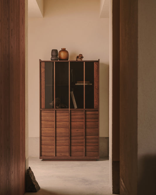 Onix display case in solid walnut and walnut veneer dark finish 100 x 170 cm FSC Mix Credit