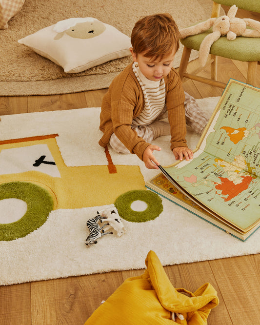 Pecky beige, 100% cotton carpet with tractor, 90 x 150 cm