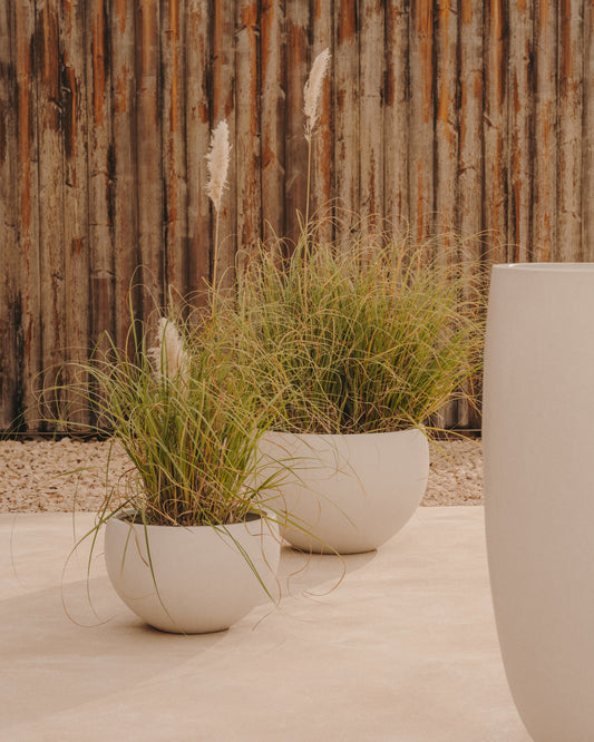 Grau planter made of white cement Ø 72 cm